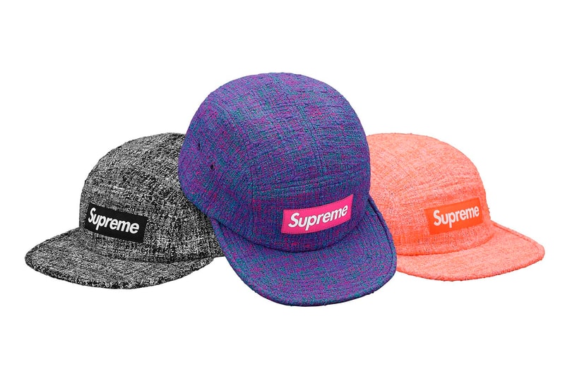 Supreme 2018年春夏コレクション キャップ＆ハット ポケット付きからコーデュロイ素材のものまでボックスロゴ付きの6パネルが注目の最右翼 店頭組であれば必ず1点は購入しておきたい〈Supreme（シュプリーム）〉のハット類。2018年春夏コレクションはボックスロゴ付きの6パネルが注目の最右翼で、ポケット付きからコーデュロイ素材のものまで、実に豊富なバリエーションで展開される。また、チェッカーボードパターン、〈Nike（ナイキ）〉のFlyknitを彷彿とさせる素材、オールドスクールなカラーブロックの5パネル、バイカラー、＄柄など、キャップだけでも選ぶのに苦労するが、そこにロゴ入りベルトが目を引くキャンプハットとマーブル柄のバケットも加わり、いよいよ優先順位がつけられなくなるほど魅力的なデザインが出揃った。  〈Supreme〉の2018年春夏コレクションは、2月15日（現地時間）に海外ローンチを迎えた後、2月17日（土）より日本国内での販売がスタート。それまでに以下にあるルックブックとカテゴリー別のアイテム一覧を何度も見直し、今後は気になるアイテムのリリースに標準を合わせていこう。