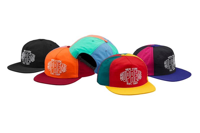 Supreme 2018年春夏コレクション キャップ＆ハット ポケット付きからコーデュロイ素材のものまでボックスロゴ付きの6パネルが注目の最右翼 店頭組であれば必ず1点は購入しておきたい〈Supreme（シュプリーム）〉のハット類。2018年春夏コレクションはボックスロゴ付きの6パネルが注目の最右翼で、ポケット付きからコーデュロイ素材のものまで、実に豊富なバリエーションで展開される。また、チェッカーボードパターン、〈Nike（ナイキ）〉のFlyknitを彷彿とさせる素材、オールドスクールなカラーブロックの5パネル、バイカラー、＄柄など、キャップだけでも選ぶのに苦労するが、そこにロゴ入りベルトが目を引くキャンプハットとマーブル柄のバケットも加わり、いよいよ優先順位がつけられなくなるほど魅力的なデザインが出揃った。  〈Supreme〉の2018年春夏コレクションは、2月15日（現地時間）に海外ローンチを迎えた後、2月17日（土）より日本国内での販売がスタート。それまでに以下にあるルックブックとカテゴリー別のアイテム一覧を何度も見直し、今後は気になるアイテムのリリースに標準を合わせていこう。