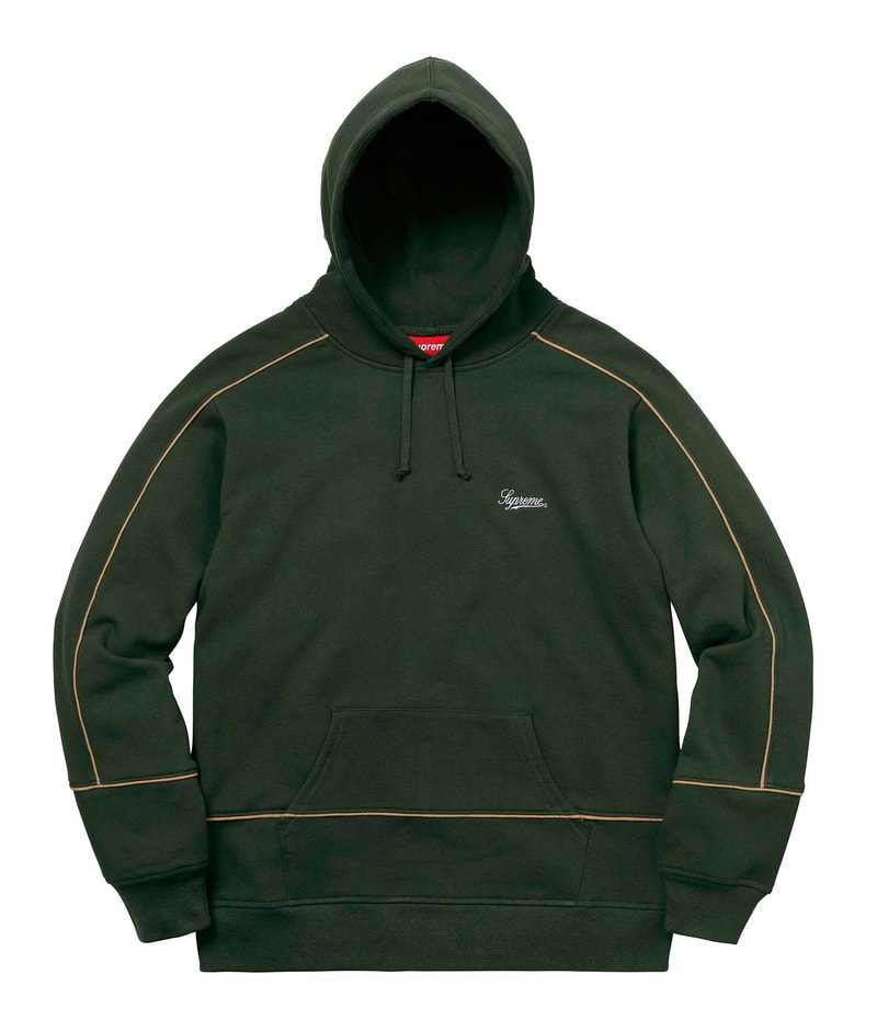 Supreme 2018年春夏コレクション  スウェット 米国に強いメッセージを投げかけるデザインからキング牧師のものまで、名作として語り継がれそうなフーディがずらり 最低でも1点か2点、欲を言えば3点、いや4点……〈Supreme（シュプリーム）〉のスウェットはとにかく購入できる限り購入したい、人気中の人気、王道中の王道商品だ。あえて初めにお伝えしておくが、2018年春夏コレクションではボックスロゴは登場しない模様。だが、ティーザーのインナーに採用されていたマーブルカラーのフーディに加え、「illegal business controls America.（違法なビジネスがアメリカを操作している）」という尖ったメッセージをプリントしたもの、さらにはキング牧師ことMartin Luther King, Jr.（マーティン・ルーサー・キング・ジュニア）をマルチで配した逸品まで、ボックスロゴ級に購買意欲を駆り立てられ、名作として語り継がれそうなアイテムが多数ラインアップしている。また、〈Champion（チャンピオン）〉とのコラボスウェットも非常にユニークなデザインで展開され、特にクルーネックの3段プリントは即完必至だろう。  アイテム選びに頭を悩ませる〈Supreme〉2018年春夏コレクションのスウェット各種はもちろんのこと、以下リストからルックブックならびにその他のアイテム一覧も隈なくチェックしておくべし。