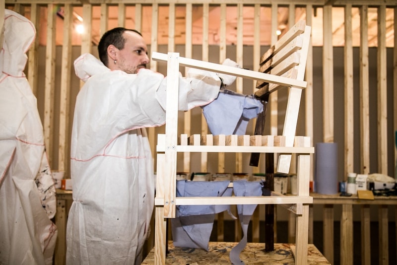 自分だけの “DIY CHAIR” を作れるヴァージル・アブロー max lamb マックス ラム ワークショップの様子をチェック virgil abloh workshop ワークショップ コペンハーゲン ヴァージル アブローCopenhagen International Fashion Fair コペンハーゲン インターナショナル ファッション フェア hypebeast