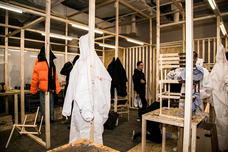 自分だけの “DIY CHAIR” を作れるヴァージル・アブロー max lamb マックス ラム ワークショップの様子をチェック virgil abloh workshop ワークショップ コペンハーゲン ヴァージル アブローCopenhagen International Fashion Fair コペンハーゲン インターナショナル ファッション フェア hypebeast