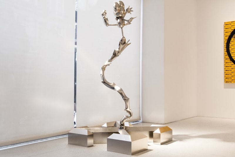ヴァージル・アブロー x 村上隆によるヘッズ必見コラボアート展 “Future History” に潜入 クリエイティブシーンを牽引する両者のアイコンロゴを用いた数量限定Tシャツも発売中 Nike ナイキ コラボプロジェクト The Ten Off-White™️ オフホワイト 家具デザイナー Max Lamb マックス・ラム Kim Kardashian キム・カーダシアン アート Virgil Abloh ヴァージル・アブロー 現代アーティスト 村上隆 イギリス ロンドン Gagosian Gallery ガゴシアン・ギャラリー Future History クロスアローロゴ フラワーモチーフ LIFE ITSELF スケルトンハウス Kaikai Kiki カイカイキキ Tシャツ EMPTY R _ _ M ポップアップストア HYPEBEAST ハイプビースト