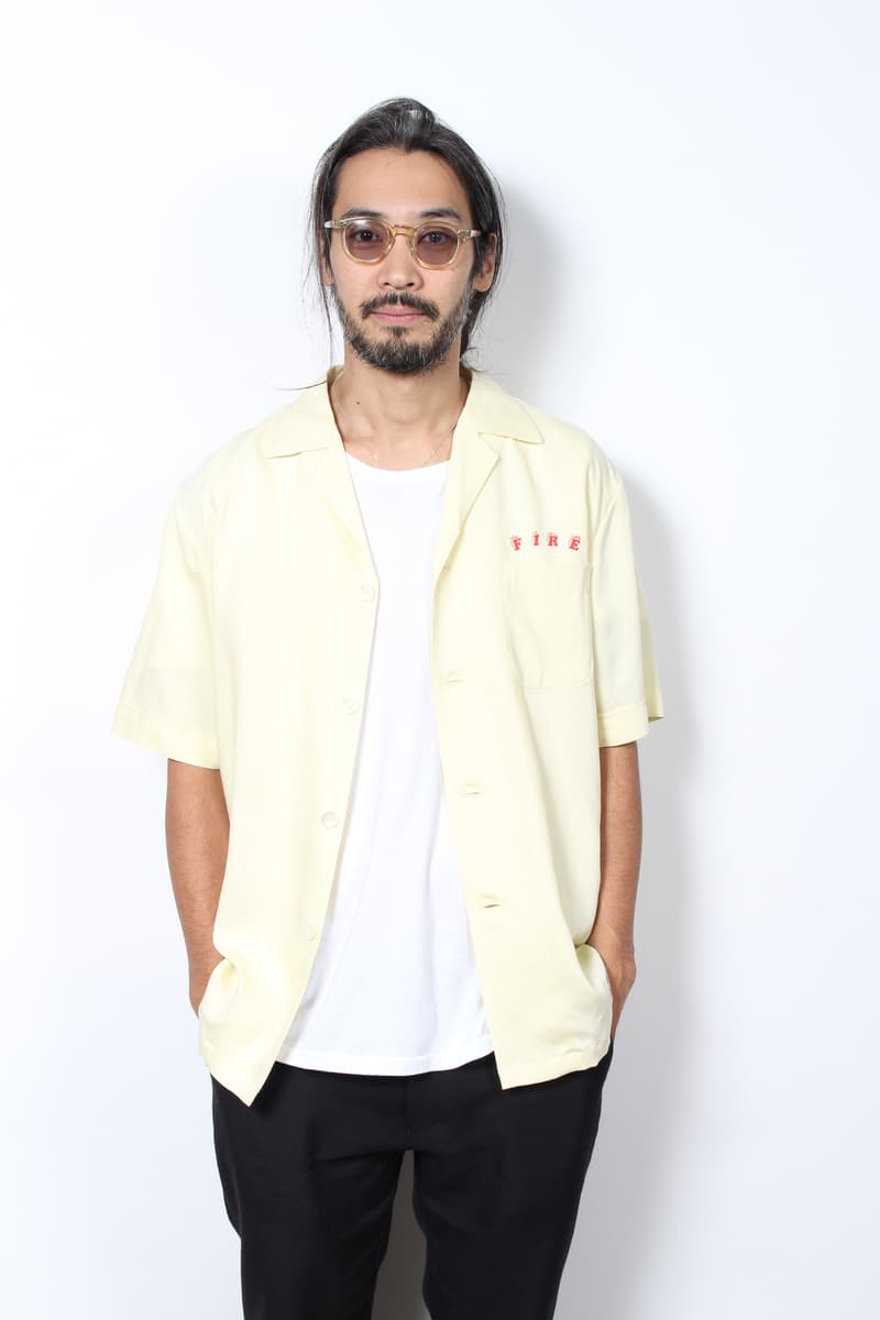 最高級のハワイアンシャツが多数展開される WACKO MARIA 2018年春夏コレクション カンナビス使用の合法化を強く主張する雑誌『High Times』に加え、写真界の巨匠・森山大道とのコラボレーションアイテムも登場 男をあげるブランド、〈WACKO MARIA(ワコ マリア)〉の春夏シーズンがいよいよ始動する。〈WACKO MARIA〉の象徴とも言えるハワイアンシャツは、今季も他を圧倒する最高のラインアップに。ヴィンテージものが高値で取引されている和柄やパイナップル柄、さらにはタトゥーアーティストのTim Lehi(ティム・リーハイ)、嗜好品としてのカンナビス使用の合法化を強く主張するアメリカの雑誌『High Times』とのコラボレーションピースも登場。また、ビッグサプライズとして写真界の巨匠・森山大道をパートナーに招聘したダブルネームも言及せずにはいられないだろう。 その他にも〈WACKO MARIA〉らしい上質な仕立てのアパレルが多数ラインアップした2018年春夏コレクションは、2月10日(土)に第1弾のデリバリーが開始。上のフォトギャラリーから新シーズンの予習を済ませ、今のうちに気になるアイテムにピントを合わせておこう。 同ブランドにスポットライトを当てた『HBX』のオリジナルエディトリアル“When Birds Migrate”もあわせてご確認を。