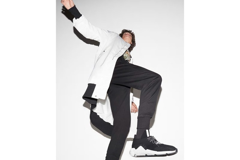 Y-3 より躍動感溢れるカメラアングルが目を引く2018年春夏ビジュアル第2弾が到着 山本耀司が信頼を寄せるイラストレーターとのコラボアイテムや新型フットウェアもラインアップ Y-3 Yohji Yamamoto Fashion Apparel Clothing 布の魔術師 山本耀司 Y-3 ワイスリー Adidas アディダス Yohji Yamamoto ヨウジヤマモト Gucci グッチ Dior ディオール Alessio Bolzoni アレッシオ・ボルゾーニ ロング丈のMA-1ジャケット リーフ柄シャツ 林史己 コブラ 豹 Tシャツ Saikou サイコウ Kusari クサリ NMD フットウェア HYPEBEAST ハイプビースト