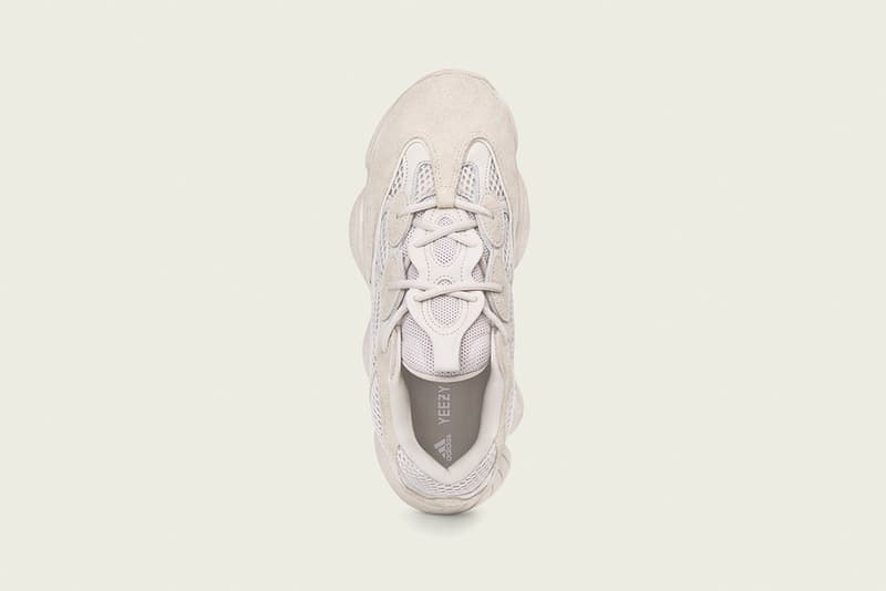 遂に YEEZY 500 “Blush” の世界最速発売日が判明 戦いの火蓋がまもなく切られる YEEZY 500 “Blush”のビジュアルリークから間も無く、『Yeezy Mafia』が〈adidas Originals（アディダス オリジナルス）〉を差し置いて、世界中のヘッズたちが熱視線を送るロートップの公式画像を公開した。本作、通称“Desert Rat 500”はスエード/メッシュのコンビネーションで、トレーナーをベースにした程よく近未来的な佇まいが魅力。『Yeezy Mafia』の情報によると、〈adidas〉のスニーカーアプリ『CONFIRMED』では2月14日（現地時間）にローンチし、NBAのオールスターウィークエンドにあたる16日〜17日にはスリーストライプスのブランドがロサンゼルスで開催するイベント「adidas 747 Warehouse St.」でも発売されるとのことだ。国内での発売日ならびに取り扱い店舗については、〈adidas〉からのアップデートに期待しよう。  今までとは一変、Kanye West（カニエ・ウェスト）が提案するクリーンかつシャギーな“YEEZY Season 6”の新作フットウェアもあわせてご確認を。