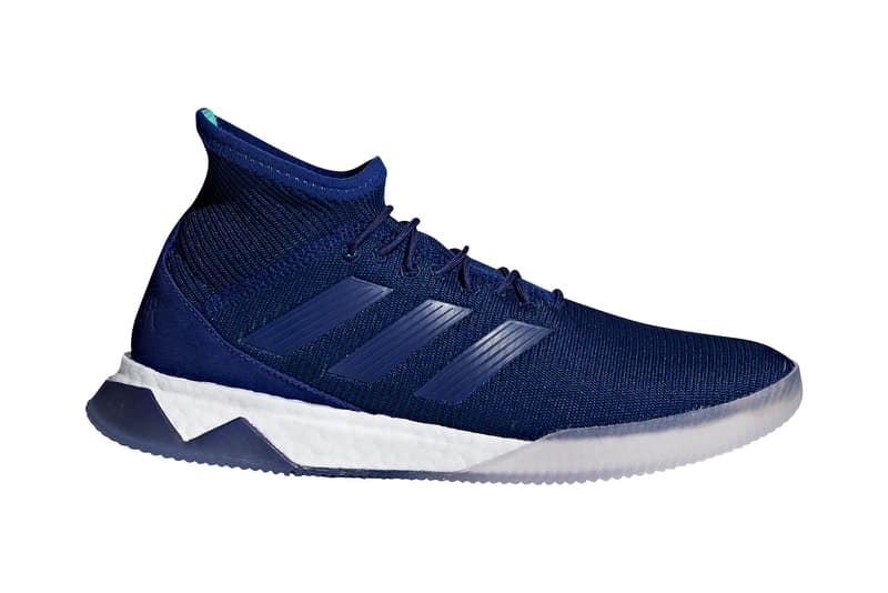 冷淡で毒々しい表情に仕上げた adidas の新パッケージ “Deadly Strike” BOOST™️フォームを搭載したPredatorやエアログリーンを纏ったNemezizといったストリートモデルもラインアップ 日本代表の欧州遠征は、一言で言えば不完全燃焼だったように思える。しかし、2010年の岡田ジャパンもW杯直前は解任説まで蔓延するほどマイナスイメージを植え付けられていたが、結果として困難なグループリーグを突破し、ベスト16でもPK戦までもつれ込む善戦を見せてくれた。W杯予選突破以降、右肩下がりのサムライブルーだが、策士として知られるVahid Halilhodžić(ヴァヒド・ハリルホジッチ)監督は本戦にピークを持っていくための秘策を用意していることだろう。 その日本代表の公式ユニフォームサプライヤーである〈adidas(アディダス)〉もロシアW杯に向けて、ギアを一段階上げている。新たに情報解禁を迎えたのは、“Deadly Strike”と題したシューズパッケージ。レッド/ブラック/ホワイトの力強い配色を採用した“Cold Blooded”とは一変、凶暴性を感じさせながらもどこか冷淡で毒々しい配色を特徴とする新作群は、コートモデルを中心としながらも、BOOST™️フォームを搭載したPredatorやエアログリーンを纏ったNemezizなど、オンコートとストリートをクロスオーバーするモデルもラインアップしている。 限定プレミアムモデル“Deadly Strike”は、3月28日(水)より『アディダス オンラインショップ』で先行販売され、1週間後の4月4日(水)に一般リリースを迎える。 ところで、W杯前最後の欧州遠征に先駆けて発表された日本代表の新アウェイユニフォームはもうチェック済み?
