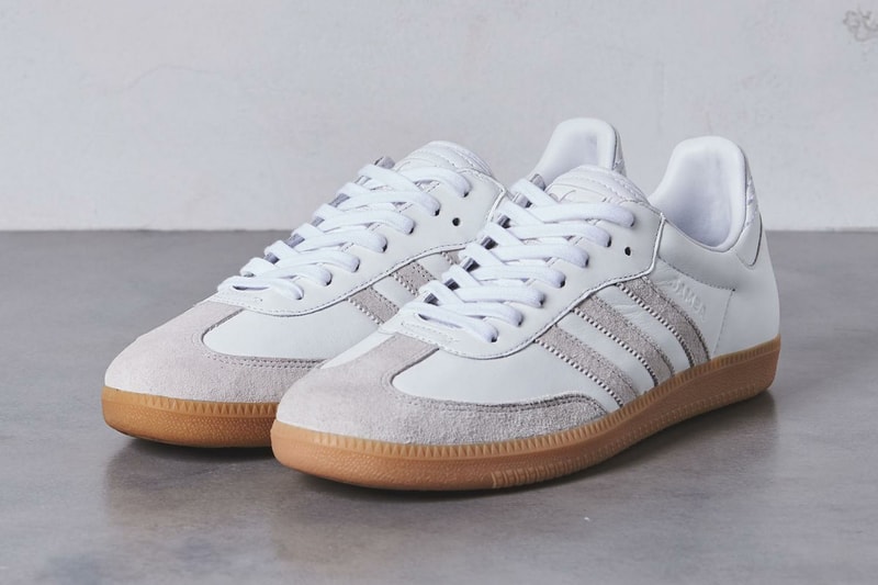 UNITED ARROWS が adidas に別注を依頼したジャーマントレーナー仕様の Samba 〈adidas〉の数あるスニーカーの中で最も歴史あるモデルのひとつがミリタリーなビジュアルを纏って登場 購買意欲を駆り立てるトッピクを絶え間なく投下する『UNITED ARROWS（ユナイテッド アローズ）』と〈adidas（アディダス）〉のタッグから、ジャーマントレーナーの配色を落とし込んだSambaがリリース決定。OGの誕生は、遡ること1950年。同モデルはサッカーシューズとして産声をあげるも、その普遍的なデザインはスケーターを筆頭にストリートに身を置く人々から時代を超えて支持され、市場の数あるスニーカーの中でもベストセラーと形容されるにふさわしい名作である。『UNITED ARROWS』の別注では、軍用スニーカーながらシンプルさと上品さを兼ね備え、メゾンブランドもリリースする定番スニーカーの代表格となったジャーマントレーナー仕様だけに、直感的に「欲しい」と思った方も多いのではないだろうか。  adidas Samba for UNITED ARROWSは4月6日（金）より『UNITED ARROWS』全店で発売されるが、すでにオンラインストアでは先行予約を受け付けているので、気になる方はお早めに。  また、Sambaと言えば〈BAPE®️（べイプ）〉とのコラボモデルもリークされたばかりなので、こちらのニュースもあわせてご確認を。