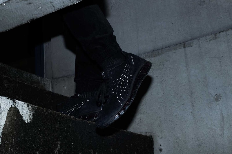 モードにもストリートにも対応する atmos x ASICS GEL-INST.360-WORLDWIDE EXCLUSIVE- 〈Nike(ナイキ)〉の“Animal”パックのリリースに先駆けて、『atmos(アトモス)』が〈ASICS(アシックス)〉と手を組み、モードにもストリートにも対応する逸足、GEL-INST.360-WORLDWIDE EXCLUSIVE-を市場に送り出した。去る3月17日(土)、「atmos con Vol.4」の会場限定で24足のみ発売されたモデルの別カラーを纏っての登場となる本作は、ブラックベースのデザインを踏襲し、シルバーのレタリングを採用。GEL-QUANTUM 360のDNAを受け継ぐソールにはGEL素材を360°使用することで、足裏全体のコンフォートな履き心地を実現することに成功している。 GEL-INST.360-WORLDWIDE EXCLUSIVE-は18,000円(税抜)で、現在『atmos』のオンラインストアから購入が可能。また、「atmos con Vol.4」で『HYPEBEAST』が敢行した足元スナップ“#OnFeet”も見逃し厳禁だ。