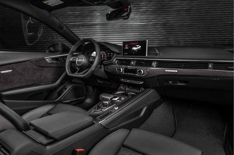 Audi が圧倒的なパワーと実用的なスペックを装備した新型 “RS5 Sportback” を公開 「Audi」が持つラグジュアリーな佇まいだけでなく、走り屋も魅了する最新エンジンが隠された至高の一台が登場