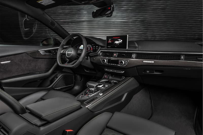Audi が圧倒的なパワーと実用的なスペックを装備した新型 “RS5 Sportback” を公開 「Audi」が持つラグジュアリーな佇まいだけでなく、走り屋も魅了する最新エンジンが隠された至高の一台が登場