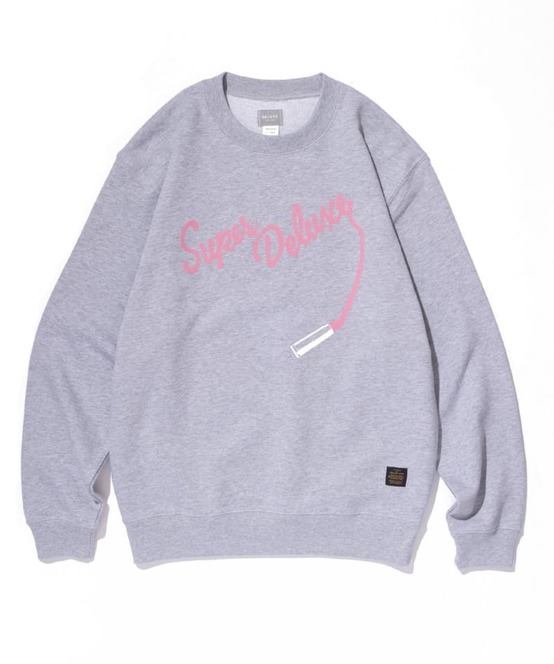 DELUXE がブランド設立15周年を記念する名作グラフィックの復刻コレクション第1弾をリリース ブランド立ち上げ一発目にリリースされたジョニー・サンダースに敬意を表す“Super Deluxe”がカムバック 東京ストリートテーラーの異名を持つ〈DELUXE（デラックス）〉がブランド設立15周年を記念して、過去の名作グラフィックを復刻した“DELUXE ARCHIVE COLLECTION”のローンチを発表。第1弾としてリリースされるのは、初期より〈DELUXE〉のことを知る人であれば必ず見覚えのある“Super Deluxe”だ。ブランド立ち上げ一発目にリリースされた“Super Deluxe”は、後のパンクに多大なる影響を与えたNew York Dolls（ニューヨーク・ドールズ）からインスピレーションを受け、ギターのJohnny Thunders（ジョニー・サンダース）にリスペクトを込めたものであり、今回はL/S Tシャツとクルーネックスウェットの全2型を展開する。気になるアイテムの購入は、〈DELUXE〉のオンラインストアから。また、今年6月には第2弾のドロップも控えているようなので、引き続きアップデートをお見逃しなく。  ちなみに、USハードコア史に欠かせないオリジネイター、Bad Brains（バッド・ブレインズ）にトリビュートを捧げる〈DELUXE〉の2018年春夏ルックブックはチェック済み？ HYPEBEAST ハイプビースト