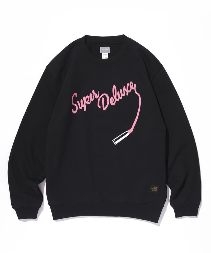 DELUXE がブランド設立15周年を記念する名作グラフィックの復刻コレクション第1弾をリリース ブランド立ち上げ一発目にリリースされたジョニー・サンダースに敬意を表す“Super Deluxe”がカムバック 東京ストリートテーラーの異名を持つ〈DELUXE（デラックス）〉がブランド設立15周年を記念して、過去の名作グラフィックを復刻した“DELUXE ARCHIVE COLLECTION”のローンチを発表。第1弾としてリリースされるのは、初期より〈DELUXE〉のことを知る人であれば必ず見覚えのある“Super Deluxe”だ。ブランド立ち上げ一発目にリリースされた“Super Deluxe”は、後のパンクに多大なる影響を与えたNew York Dolls（ニューヨーク・ドールズ）からインスピレーションを受け、ギターのJohnny Thunders（ジョニー・サンダース）にリスペクトを込めたものであり、今回はL/S Tシャツとクルーネックスウェットの全2型を展開する。気になるアイテムの購入は、〈DELUXE〉のオンラインストアから。また、今年6月には第2弾のドロップも控えているようなので、引き続きアップデートをお見逃しなく。  ちなみに、USハードコア史に欠かせないオリジネイター、Bad Brains（バッド・ブレインズ）にトリビュートを捧げる〈DELUXE〉の2018年春夏ルックブックはチェック済み？ HYPEBEAST ハイプビースト