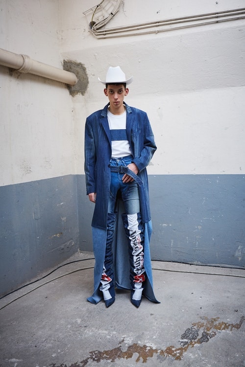 Diesel が世界的に有力なデザイナーを招聘したコラボ企画 “Red Tag Project” を発足 第1弾を手がけるのは〈Helmut Lang〉を率いる気鋭デザイナー、シェーン・オリバー  プレミアムデニムブランド Diesel ディーゼル Red Tag Project Hood By Air フッド・バイ・エアー Helmut Lang ヘルムート ラング Shayne Oliver シェーン・オリバー ロングコート パッチワーク デニムパンツ ニーハイブーツ ウエスタン要素 Balenciaga バレンシアガ HYPEBEAST ハイプビースト