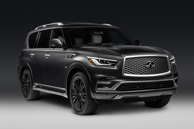 Infiniti QX80 から高級で金属的光沢感を放つリミテッドエディションが登場 大人の男を虜にする大型SUVの堅牢なフォルムに一層ラグジュアリーな要素を加えた「日産」の意欲作  Infiniti QX80は、どこにでも存在するただのSUVではない。「日産」が誇る先進技術を搭載し、パワフルな走りと広々とした室内空間を特徴とする大型SUVは、小慣れた大人の男たちをも虜にしてしまう極上のドライビング体験を提供してくれる一台なのだ。  微調整を加えた限定エディション“Anthracite Gray”は、無骨な22インチ9本スポークアルミホイールを履き、ステンレス製のスチールランニングボード、光沢感のあるクロームグリル、ルーフレール、改良版のフロント/リアバンパーなど、エクステリアは文句なしの仕上がり。また、7人乗りのゆとりある車内は、2トーンのセミアニリンレザーを纏うアルカンタラシート、気孔入りのアッシュウッドトリム、最高級スエードのヘッドライナーと細部まで抜かりなく、400Hp/5.6リッターV8気筒エンジンと「日産」の新しい荷重コントロール技術“Hydraulic Body Motion Control”のコンビネーションが、オンロードでの操縦安定性および乗り心地を高度に両立している。  その他にも車線逸脱防止支援システム、インテリジェントクルーズコントロール（全車速追従・ナビ協調機能付）、インテリジェント ルームミラーなどを搭載し、ドライバー目線で設計されたInfiniti QX80は、現代版SUVの中でも最高位に位置するモデルのはずだ。  クルマ好きの方は、「Lexus（レクサス）」が発表した650台限定のRC F Sport Blackラインや、2019年に向けたMustang（マスタング）の新型モデルなどもあわせてご確認を。 HYPEBEAST ハイプビースト