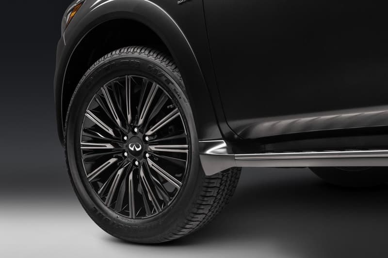 Infiniti QX80 から高級で金属的光沢感を放つリミテッドエディションが登場 大人の男を虜にする大型SUVの堅牢なフォルムに一層ラグジュアリーな要素を加えた「日産」の意欲作 Infiniti QX80は、どこにでも存在するただのSUVではない。「日産」が誇る先進技術を搭載し、パワフルな走りと広々とした室内空間を特徴とする大型SUVは、小慣れた大人の男たちをも虜にしてしまう極上のドライビング体験を提供してくれる一台なのだ。 微調整を加えた限定エディション“Anthracite Gray”は、無骨な22インチ9本スポークアルミホイールを履き、ステンレス製のスチールランニングボード、光沢感のあるクロームグリル、ルーフレール、改良版のフロント/リアバンパーなど、エクステリアは文句なしの仕上がり。また、7人乗りのゆとりある車内は、2トーンのセミアニリンレザーを纏うアルカンタラシート、気孔入りのアッシュウッドトリム、最高級スエードのヘッドライナーと細部まで抜かりなく、400Hp/5.6リッターV8気筒エンジンと「日産」の新しい荷重コントロール技術“Hydraulic Body Motion Control”のコンビネーションが、オンロードでの操縦安定性および乗り心地を高度に両立している。 その他にも車線逸脱防止支援システム、インテリジェントクルーズコントロール(全車速追従・ナビ協調機能付)、インテリジェント ルームミラーなどを搭載し、ドライバー目線で設計されたInfiniti QX80は、現代版SUVの中でも最高位に位置するモデルのはずだ。 クルマ好きの方は、「Lexus(レクサス)」が発表した650台限定のRC F Sport Blackラインや、2019年に向けたMustang(マスタング)の新型モデルなどもあわせてご確認を。 HYPEBEAST ハイプビースト