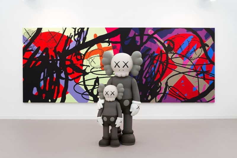 KAWS が東京でソロエキシビションの開催をアナウンス 六本木の現代アートギャラリー『Perrotin』がCompanionやChumのペイント、スカルプチャー一色に染まる