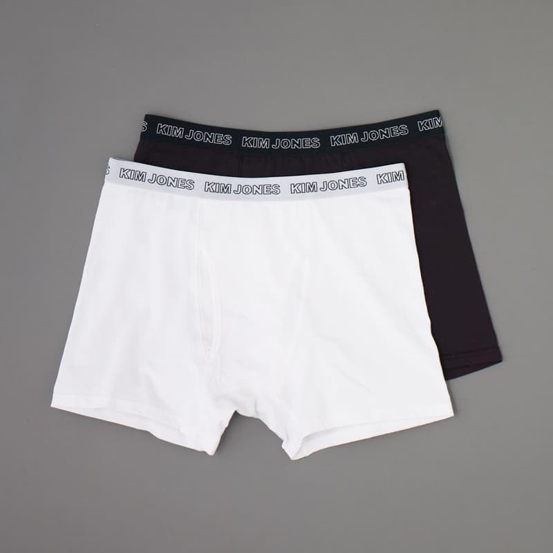KIM JONES GU PRODUCTION フットウェア&アクセサリーカタログ 驚きの価格で展開されるアイコニックなキャラものや個性豊かな色合いを纏ったグッズ類をチェック Louis Vuitton ルイ・ヴィトン Kim Jones キム・ジョーンズ UNIQLO ユニクロ 姉妹ブランド GU ジーユー カプセルコレクション 限定復刻 リーズナブル フットウェア アクセサリーコレクション ベースボールキャップ レースアップシューズ スリッポン バックパック KIM JONES シャワーサンダル カラーブロッキング アンクルソックス サイケデリック KIM JONES GU PRODUCTION Dover Street Market Ginza ドーバーストリートマーケット ギンザ オンラインストア HYPEBEAST ハイプビースト