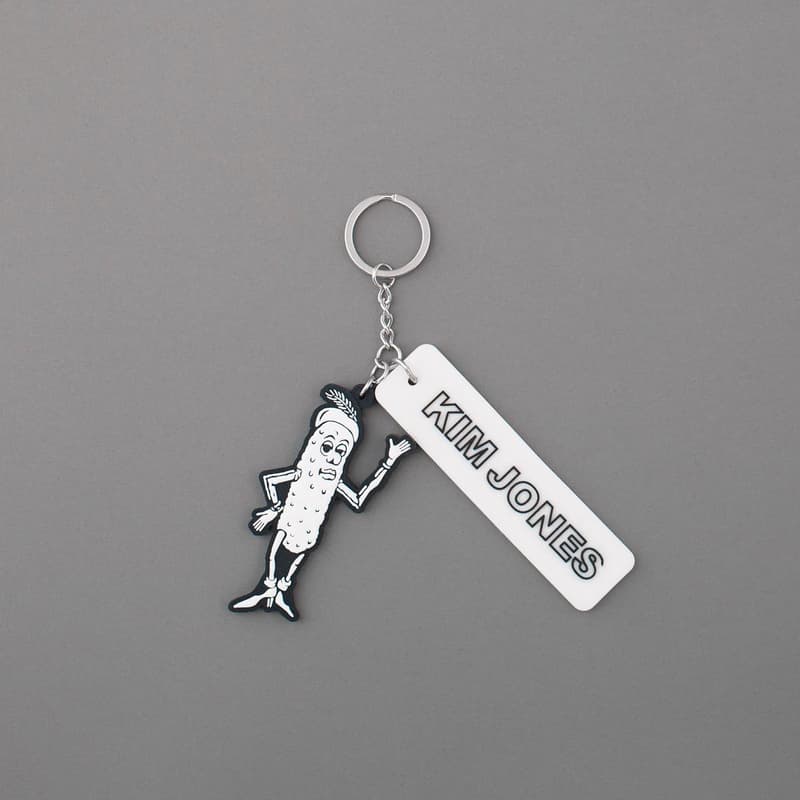 KIM JONES GU PRODUCTION フットウェア&アクセサリーカタログ 驚きの価格で展開されるアイコニックなキャラものや個性豊かな色合いを纏ったグッズ類をチェック Louis Vuitton ルイ・ヴィトン Kim Jones キム・ジョーンズ UNIQLO ユニクロ 姉妹ブランド GU ジーユー カプセルコレクション 限定復刻 リーズナブル フットウェア アクセサリーコレクション ベースボールキャップ レースアップシューズ スリッポン バックパック KIM JONES シャワーサンダル カラーブロッキング アンクルソックス サイケデリック KIM JONES GU PRODUCTION Dover Street Market Ginza ドーバーストリートマーケット ギンザ オンラインストア HYPEBEAST ハイプビースト