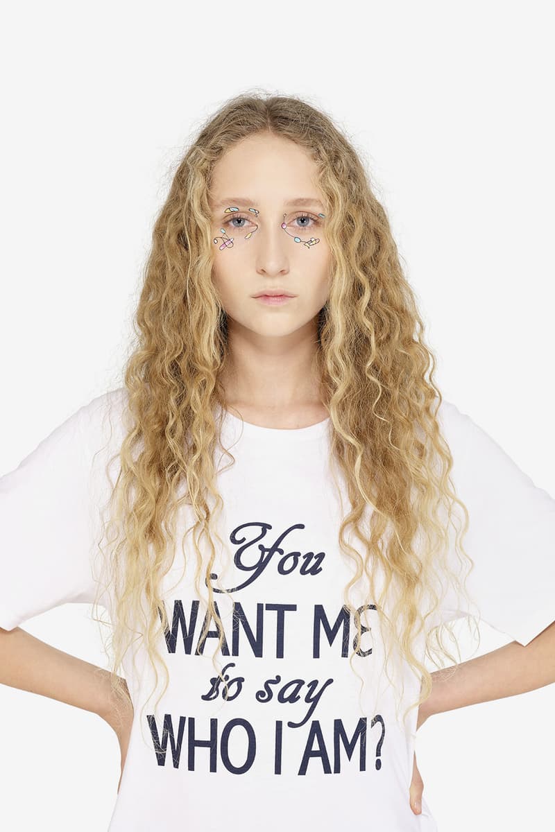 世界が熱視線を送る注目コラボ KIM JONES GU PRODUCTION より第2弾となるサマーコレクションが登場 〈Kim Jones〉2007年春夏コレクションのテキストグラフィックを採用した爽快感たっぷりなアイテムを初披露 Dover Street Market Ginza Kim Jones キム・ジョーンズ GU ジーユー KIM JONES GU PRODUCTION 2018年サマーシーズン アーカイブ You WANT ME to say WHO I AM？ テキストグラフィック Louis Vuitton ルイ・ヴィトン Dior Homme ディオール オム 電撃移籍 4月27日 金 日本 台湾 香港 Virgil Abloh ヴァージル・アブロー HYPEBEAST ハイプビースト