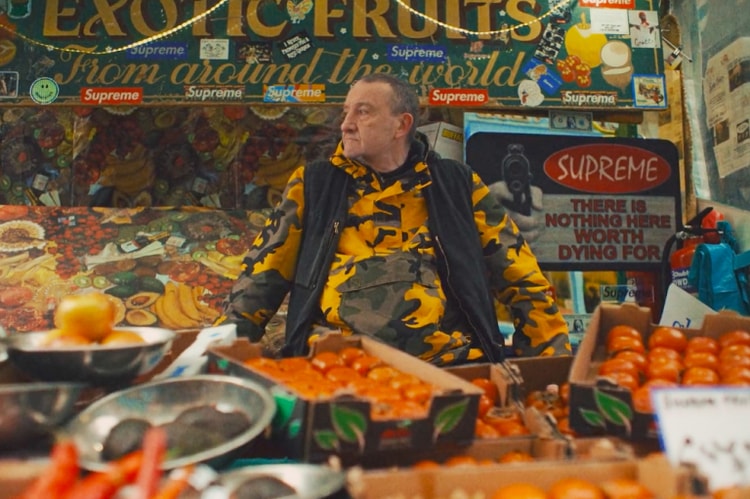 全身 Supreme おじさんの1日に密着したショートドキュメンタリー