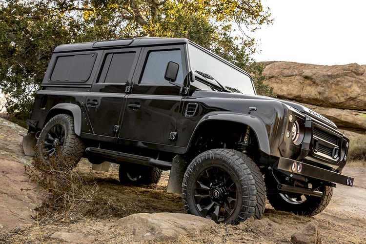 屈強な足回りと現代的スペックを纏う1991年製 Land Rover Defender のカスタムモデル