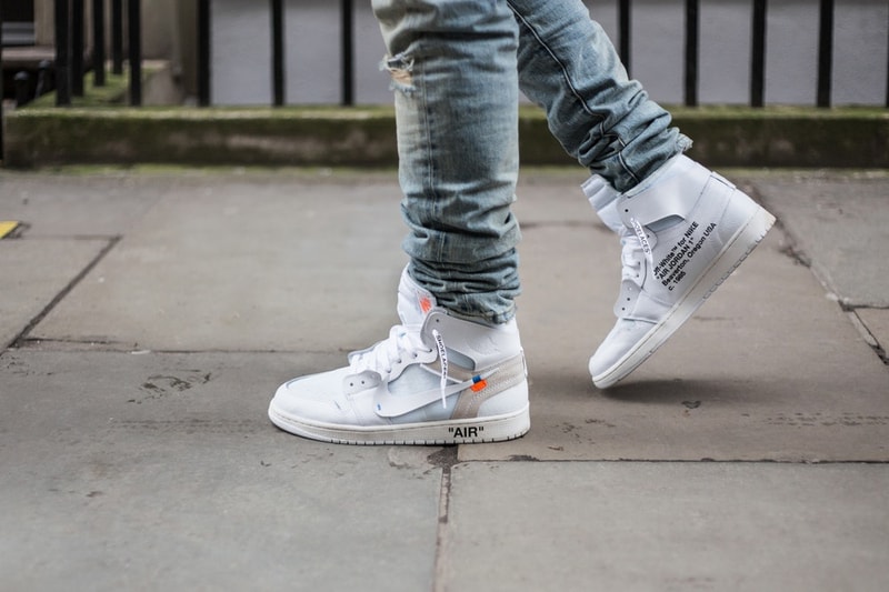 #OnFeet at London Street 3月編 スニーカーヘッズお馴染みの即完モデルからコアなブランドまで、幅広い顔ぶれとなった大人気足元スナップ企画の最新版 カルチャーの震源地であるイギリスに拠点を置く『HYPEBEAST』のロンドンチームが、ストリートで大人気足元スナップ企画“#OnFeet”を敢行した。〈Nike(ナイキ)〉ではVirgil Abloh(ヴァージル・アブロー)のAir Jordan 1を筆頭に、Jeff Staple(ジェフ・ステイプル)のDunk Low “Black Pigeon”、〈Levi's®(リーバイス)〉コラボのAir Jordan 4など、ヘッズお馴染みの即完モデルを確認。また、〈J.W.Anderson(J.W.アンダーソン)〉x〈Converse(コンバース)〉の今季モデル、〈Vetements(ヴェトモン)〉x〈Reebok (リーボック)〉の落書きInstapump Fury、〈Balenciaga(バレンシアガ)〉のTriple S、そして「LVMH Prize 2018」の最終候補にノミネートされた井野将之が手がける〈doublet(ダブレット)〉のカオスパッチスニーカーなど、『HYPEBEAST』が選出した2018年3月のベスト足元スナップには今流行りのチャンキータイプから個性的な表情のものまで、多様多種なスニーカーが収められている。 あわせて、SSS級のレア度を誇る逸足の撮影に成功した「atmos con Vol.4」の“#OnFeet”もお見逃しなく。 HYPEBEAST ハイプビースト