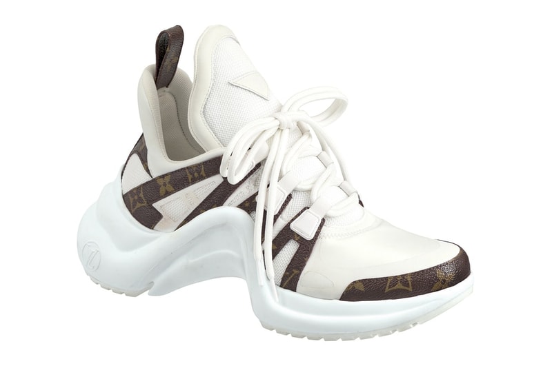 Louis Vuitton より誕生した最新フットウェア Archlight にクローズアップ 〈LV〉史上初となる不細工スニーカーが日本の公式オンラインストアにも遂にストック ソーホー ビバリーヒルズ セレブリティ Louis Vuitton ルイ・ヴィトン Archlight アーチライト 近未来的 LV オンラインサイト カーフレザー テクニカルファブリック 弾力性 波型 アウトソール シュータン レースアシストケージ 2重 1990年代 近未来的 バスケットシューズ Supreme シュプリーム Vans ヴァンズ スカルプリント ACRONYM アクロニウム Nike ナイキ Air Presto Mid HYPEBEAST ハイプビースト