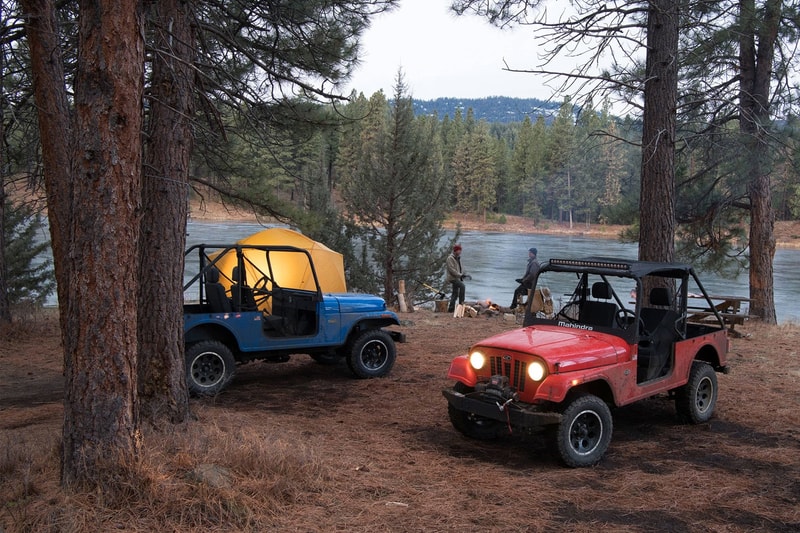Mahindra Roxor Jeep SUV Red Blue Car