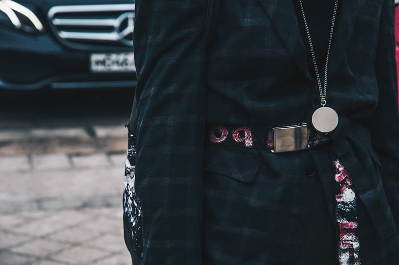 Streetsnaps:Moscow Fashion Week Fall/Winter 2018 凍えるような寒さの中でリアルなストリートスタイルを披露するモスクワヘッズに注目 フランス・パリ ロシア・モスクワ ファッションウィーク ユース 重厚感 アウター ステンカラーコート フーディ スケルトンコート Gosha Rubchinskiy ゴーシャ・ラブチンスキー Vetements ヴェトモン Balenciaga バレンシアガ Triple S adidas by Raf Simons アディダス バイ ラフ・シモンズ Ozweego オズウィーゴ Nike ナイキ HYPEBEAST ハイプビースト