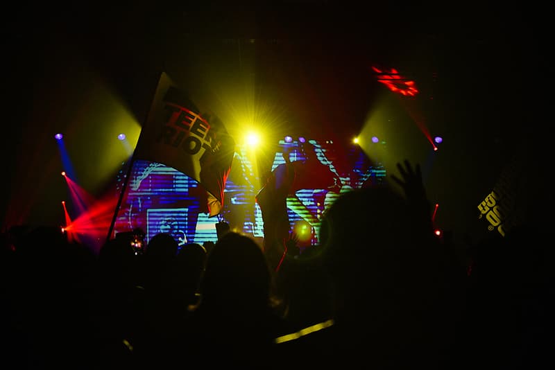 ファッションウィークに初参戦した NEIGHBORHOOD の “Project ATR Show” をプレイバック デジタルハードコアの始祖、Atari Teenage Riotを招聘したパフォーマンスに込められた〈NEIGHBORHOOD〉のメッセージとは