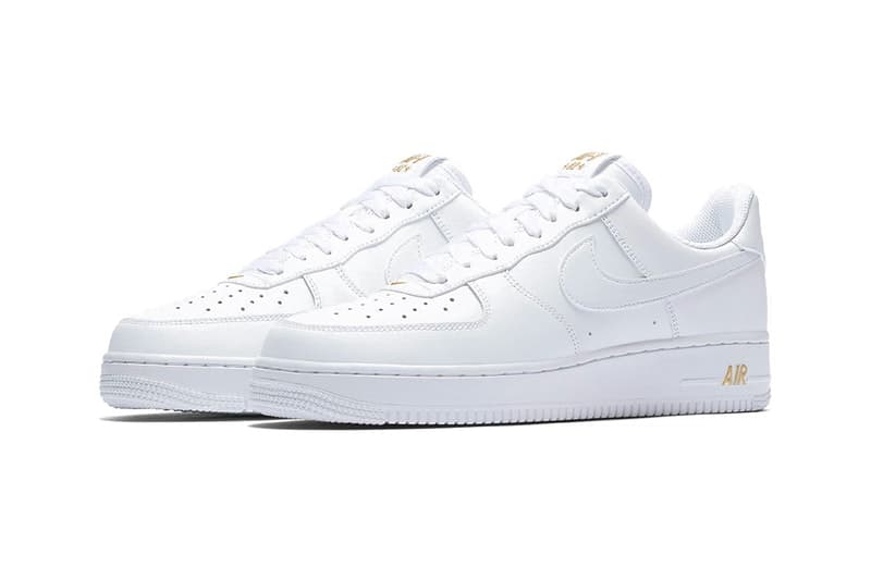 Nike が伝統の一足 Air Force 1 Low を新ロゴとともにマイナーチェンジ Nike Airを採用したバスケットボールシューズの第1号であるAF1に敬意を表して