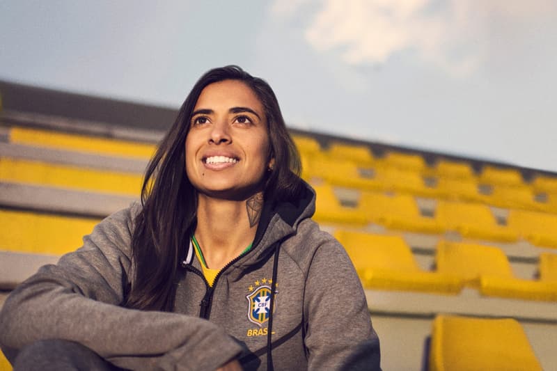 Nike がロシアW杯に向けてブラジル代表のジャージキットを発表 モデルを務めたのはカナリア軍団のオフェンス陣を牽引するネイマールとコウチーニョ