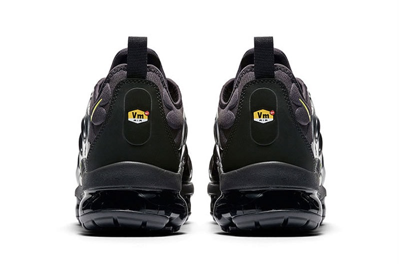 Nike Air VaporMax Plus Neon Colorway Black White Volt Green　ネオン ヴェイパーマックス プラス ナイキ HYPEBEAST ハイプビースト スニーカー