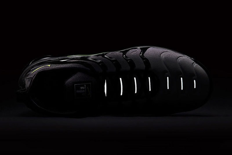 Nike Air VaporMax Plus Neon Colorway Black White Volt Green　ネオン ヴェイパーマックス プラス ナイキ HYPEBEAST ハイプビースト スニーカー