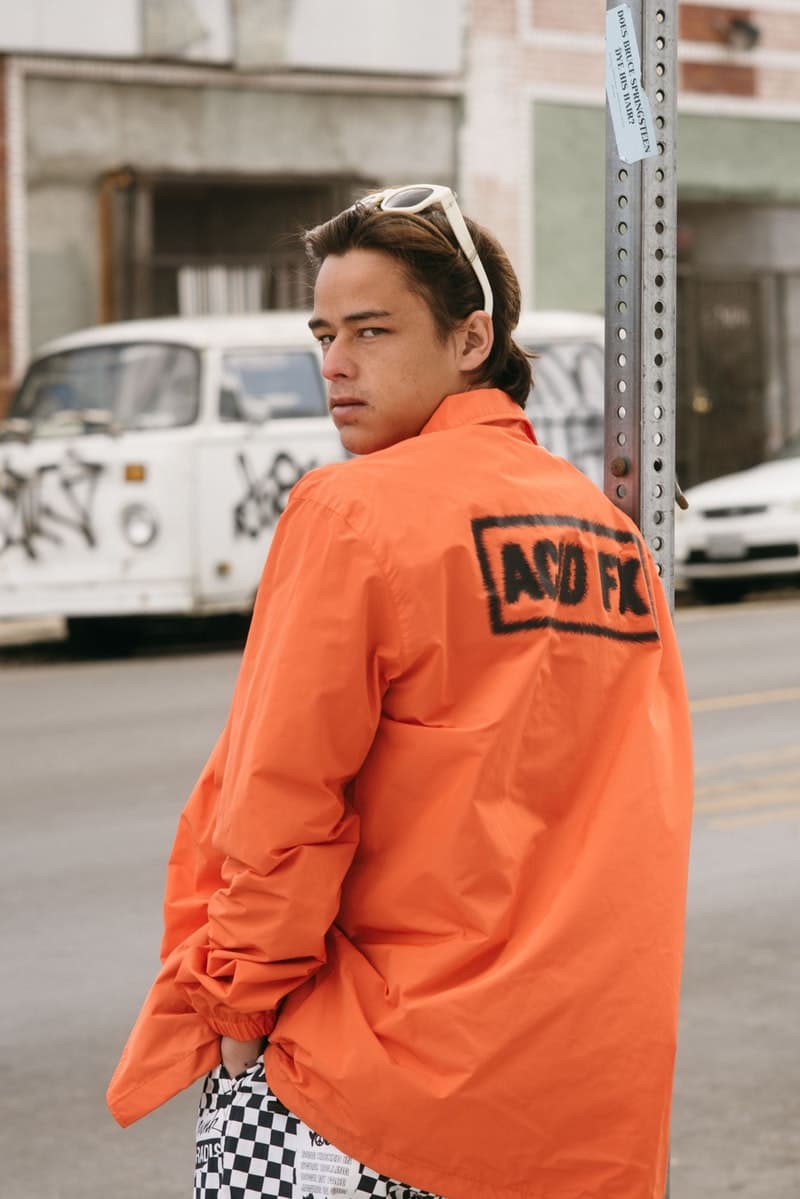 太陽を味方につけるエネルギッシュな色合いに包まれた Paradise Youth Club 2018年春夏ルックブック インドネシアの新興ブランドによるカレッジとストリートを融合させた多種多様なグラフィックデザインに注目 Dominate Jakarta ドゥミネート ジャカルタ インドネシア 新鋭ストリートブランド Paradise Youth Club パラダイス ユース クラブ 2018年春夏シーズン Utopian Frequency ユートピア周波数 エネルギッシュ レッド オレンジ イエロー ブルー カラーパレット コーチジャケット スウェットパーカ ロングスリーブTシャツ ボタンダウンシャツ＆ショーツ オンラインサイト Public Enemy パブリック エナミー Supreme シュプリーム UNDERCOVER アンダーカバー HYPEBEAST ハイプビースト