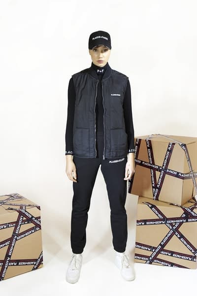 Places+Faces がブランド的要素を強化した最新コレクションを発表 “first collection”と題した最新作で「P+F」がネクストステップへ踏み入れたことを証明 “first collection”と題した新たなカプセルを提げ、「P+F」がブランドとしてのネクストステップに挑む 今やストリートに精通する者でその名を知らない人はいないであろう、ロンドンベースのフォトグラフィーコレクティブ「Places+Faces（プレイシズ プラス フェイシズ）」が、“first collection”と題した最新アパレルコレクションのルックブックを公開した。Ciesay（シーセイ）は『Vogue』において、「僕たちは単なるスクリーンプリントからカットソー製作へと移行したかったんだ。洋服そのものをより成長させるために、デニムジャケットやスウェット、それにマッチするバッグ類にも挑戦したよ」とコメントしている。  Ciesayが言及したプロダクトに加え、カラバリ豊富なトラックスーツ、サイドバッグ、機能的なバックパックなど、最新コレクションには従来のものと若干デザインの異なる「Places+Faces」のロゴを採用。また、Ciesayはこれらのグラフィックピースに説明を加え、「これらのTシャツはポルトガルで生産し、僕が愛してやまないヴィンテージTシャツのように、色を抜くためのウォッシュをかけたんだ。ルックブックも進化したね。なぜなら、僕たちはフォトグラファーだし、写真も映像も撮影できるから。だから、そういう要素がブランドに反映されているんだ」と述べている。  「P+F」の“first collection”は、まもなく彼らの公式サイトにて発売されるとのことなので、気になる方はアップデートをお見逃しなく。  〈Supreme（シュプリーム）〉x 著名写真家 Nan Goldin（ナン・ゴールディン）のアイテム一覧や、独特な色彩感覚とディテールでユース感を表現した〈DIGAWEL（ディガウェル）〉のバックステージレポートなど、『HYPEBEAST』がお届けする最新ファッションニュースもあわせてご確認を。 HYPEBEAST