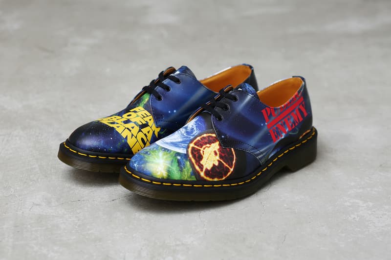 Supreme x UNDERCOVER x Public Enemy のルックブック&アイテム一覧が解禁 英国シューズメーカー〈Dr.Martens〉を迎えたコラボシューズを含む豪華ラインアップの国内リリース情報も解禁 Nike ナイキ NBA Supreme シュプリーム UNDERCOVER アンダーカバー ヒップホップユニット Public Enemy パブリック エナミー 3rdアルバム Fear of a Black Planet グラフィック ダウンジャケット ベスト モッズコート スウェットセットアップ 開襟シャツ カーゴパンツ ロングスリーブTシャツ Dr.Martens ドクターマーチン コラボ3ホールブーツ ネックレス ラグ HYPEBEAST ハイプビースト