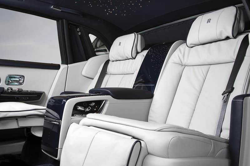 Rolls-Royce の顧客限定特注プログラムにスペシャルな4台の新型 Phantom が登場 同社初の試みとなる新たなアルミニウム製“アーキテクチャ・オブ・ラグジュアリー”も初披露 Rolls-Royce ロールス・ロイス 高級自動車 Amazon アマゾン Jeff Bezos ジェフ・ベゾス Forbs フォーブス 世界長者番付 大富豪 ジュネーブ・モーターショー2018 顧客限定特注プログラム Bespoke ビスポーク Phantom ファントム 2シーター ロードスターモデル ドーンエアロカウリング ボディ ガンメタリックグレー サテンシルバー ロールス・ロイス ツアラー ショートホイール SUV Cullinan カリナン アーキテクチャ・オブ・ラグジュアリー HYPEBEAST ハイプビースト