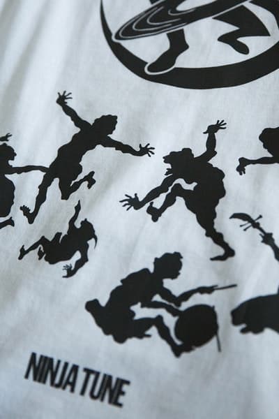 Sasquatchfabrix. x Ninja Tune x BEAMS のトリプルネームによる高機能ウェアコレクションが登場 忍者も驚く都会的なデザインと機能性を兼備した日英のスペシャルコラボが実現 Kyle Ng カイル・ウン BRAIN DEAD ブレイン デッド Sasquatchfabrix. サスクワァッチファブリックス BEAMS ビームス インディペンデントレコードレーベル Ninja Tune ニンジャ・チューン トリプルネーム 暗殺 偵察部隊 忍者 ベスト リラックスパンツ サハラキャップ レコード盤 Tシャツ 都会的 BEAMS 原宿店 STÜSSY HYPEBEAST ハイプビースト