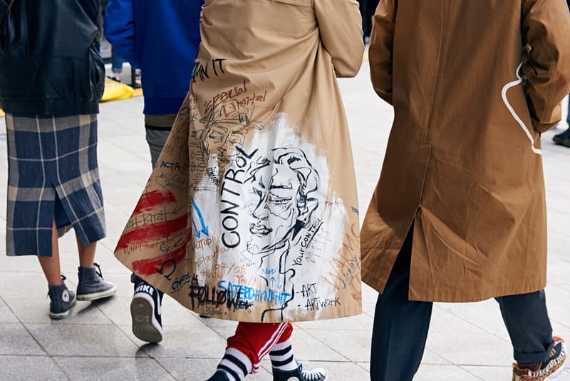 Streetsnaps：Seoul Fashion Week Fall/Winter 2018  ストリートスナップ：2018年秋冬ソウルファッションウィーク 巧みな色使いやグラフィカルなプロダクトの取り入れ方から感じ取る韓国独自のファッションカルチャー