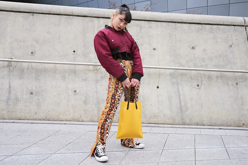 Streetsnaps：Seoul Fashion Week Fall/Winter 2018  ストリートスナップ：2018年秋冬ソウルファッションウィーク 巧みな色使いやグラフィカルなプロダクトの取り入れ方から感じ取る韓国独自のファッションカルチャー