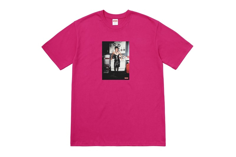 Supreme がアメリカの著名写真家 ナン・ゴールディンとのコラボアイテム発売を正式アナウンス 1978年から1991年にかけて発表されたあらゆる人種差別や病気に苦しむ人々を映し出した3作品を採用 Nike ナイキ NBA UNDERCOVER アンダーカバー Public Enemy パブリック エナミー Supreme シュプリーム Nan Goldin ナン・ゴールディン ドラァグクイーン エイズ ゲイ トランスセクシュアル LGBT Nan as a dominatrix Jimmy and Paulette in a Taxi Kim in Rhinestones コーチジャケット フーディ Tシャツ スケートデッキ HYPEBEAST ハイプビースト