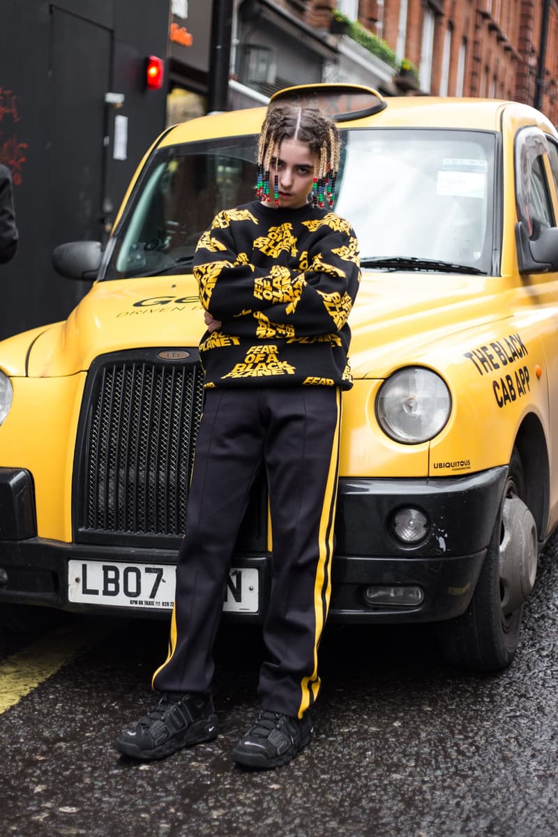 ロンドンにおける Supreme x UNDERCOVER x Public Enemy 最新コラボローンチ日の様子をフォトレポート お国柄が垣間見えるロンドンヘッズたちの指名買いアイテムをチェック UNDERCOVER アンダーカバー ロングアイランド 社会派ヒップホップユニット Public Enemy パブリック・エナミー Supreme シュプリーム 3rdアルバム Fear of a Black Planet ダウンジャケット 開襟シャツ Dr. Martens ドクターマーチン 3ホールシューズ Nike ナイキ adidas アディダス トラックジャケット スウェットパーカ シーズナブル ステッカー ポスター HYPEBEAST ハイプビースト