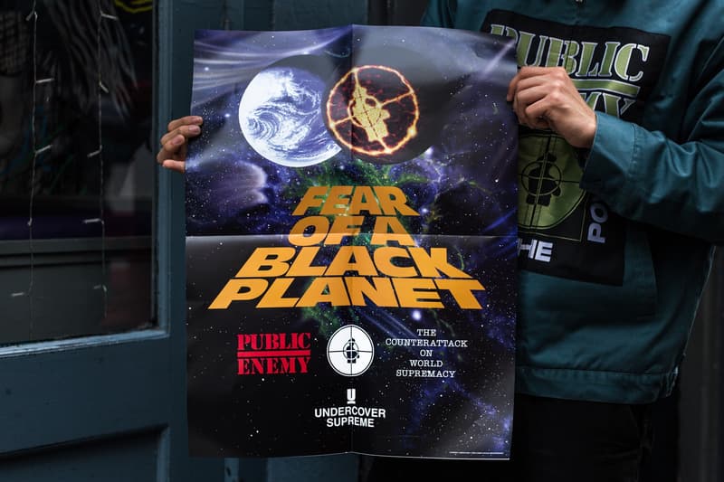 ロンドンにおける Supreme x UNDERCOVER x Public Enemy 最新コラボローンチ日の様子をフォトレポート お国柄が垣間見えるロンドンヘッズたちの指名買いアイテムをチェック UNDERCOVER アンダーカバー ロングアイランド 社会派ヒップホップユニット Public Enemy パブリック・エナミー Supreme シュプリーム 3rdアルバム Fear of a Black Planet ダウンジャケット 開襟シャツ Dr. Martens ドクターマーチン 3ホールシューズ Nike ナイキ adidas アディダス トラックジャケット スウェットパーカ シーズナブル ステッカー ポスター HYPEBEAST ハイプビースト