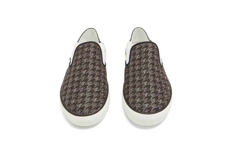 Vetements より Vans Slip-On 風の最新フットウェアがリリース デムナ・ヴァザリアだから許されるオマージュシリーズの最新作が誕生 ビーチタオル Vetements ヴェトモン Converse コンバース adidas Originals アディダス オリジナルス オマージュ Vans ヴァンズ Slip-On 千鳥格子柄 ブランディング Demna Gvasalia デムナ・ヴァザリア MATCHESFASHION.COM 889ドル 約94,474円 HYPEBEAST ハイプビースト