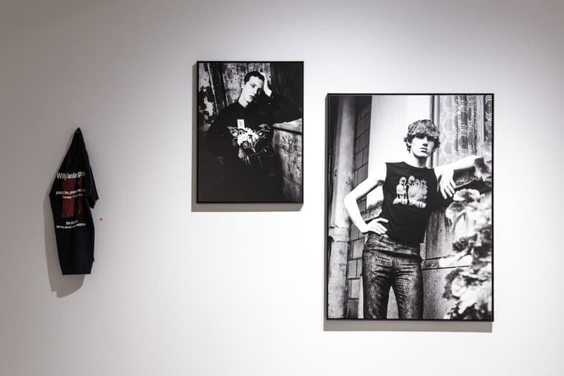 数多くのブランド広告を手がけるウィリー・ヴァンダーピエールの写真展に潜入 ラフ・シモンズの幼馴染の名カメラマンが撮りおろした30年間分の作品たちを一挙披露