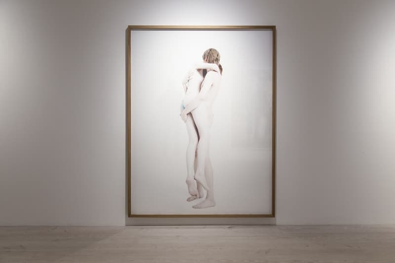 数多くのブランド広告を手がけるウィリー・ヴァンダーピエールの写真展に潜入 ラフ・シモンズの幼馴染の名カメラマンが撮りおろした30年間分の作品たちを一挙披露