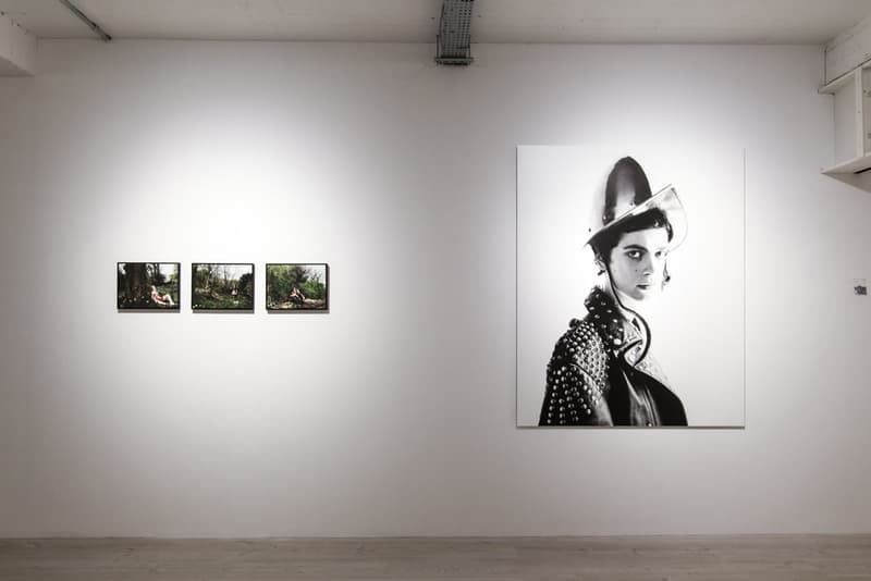 数多くのブランド広告を手がけるウィリー・ヴァンダーピエールの写真展に潜入 ラフ・シモンズの幼馴染の名カメラマンが撮りおろした30年間分の作品たちを一挙披露