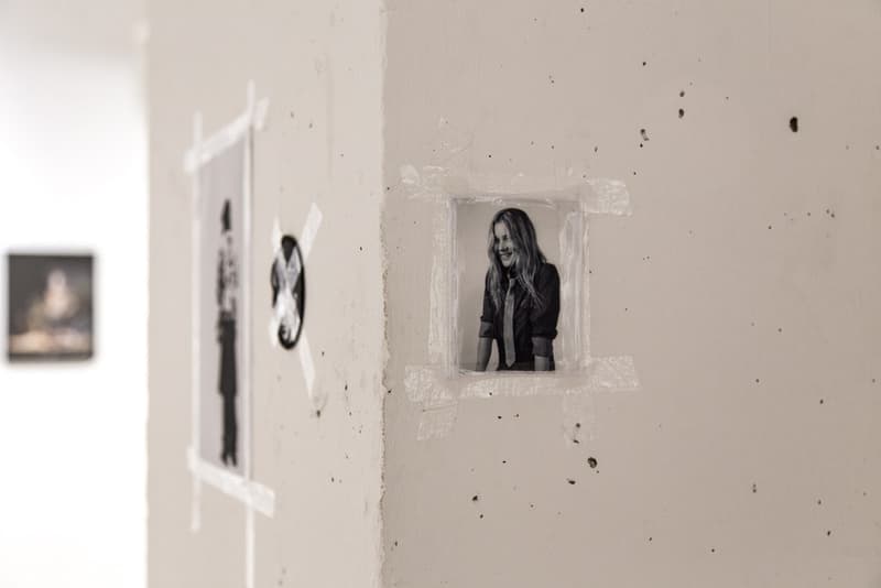 数多くのブランド広告を手がけるウィリー・ヴァンダーピエールの写真展に潜入 ラフ・シモンズの幼馴染の名カメラマンが撮りおろした30年間分の作品たちを一挙披露