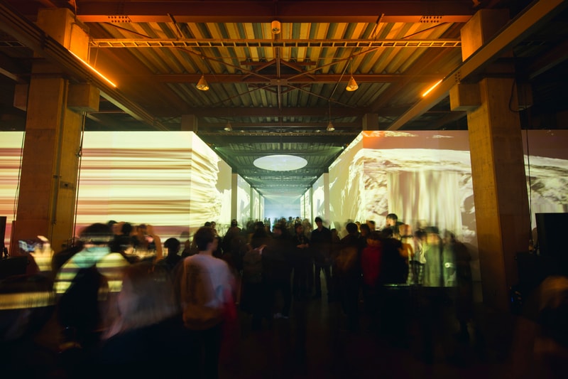 東京・東雲にて開催中のグラフィックアーティスト YOSHIROTTEN によるアートエキシビジョン “FUTURE NATURE” に潜入 業界内でも話題沸騰中の新鋭クリエイターによる注目プロジェクトを一足先に覗き見 グラフィックアーティスト アートディレクター YOSHIROTTEN ヨシロットン FUTURE NATURE TOLOT heuristic SHINONOME 見えないものの可視化 GASBOOK33 YOSHIROTTEN アートブック 作品集 HYPEBEAST ハイプビースト